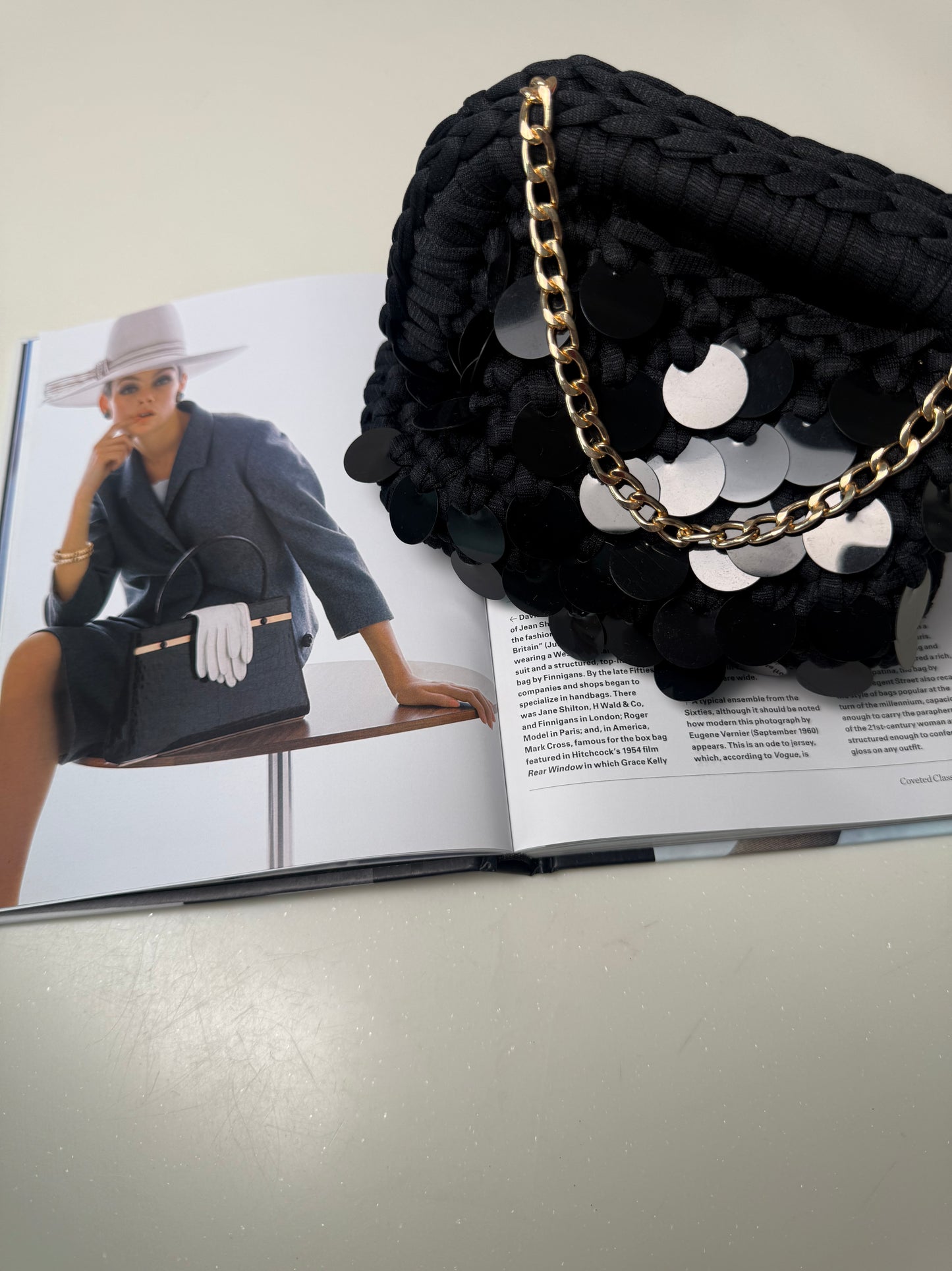 BLACK CLUTCH HANDBAG